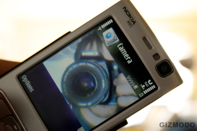 Illustration for article titled Gizmodo's Long-Ass Nokia N95 Review: Why it Rocks, Why it Sucks
